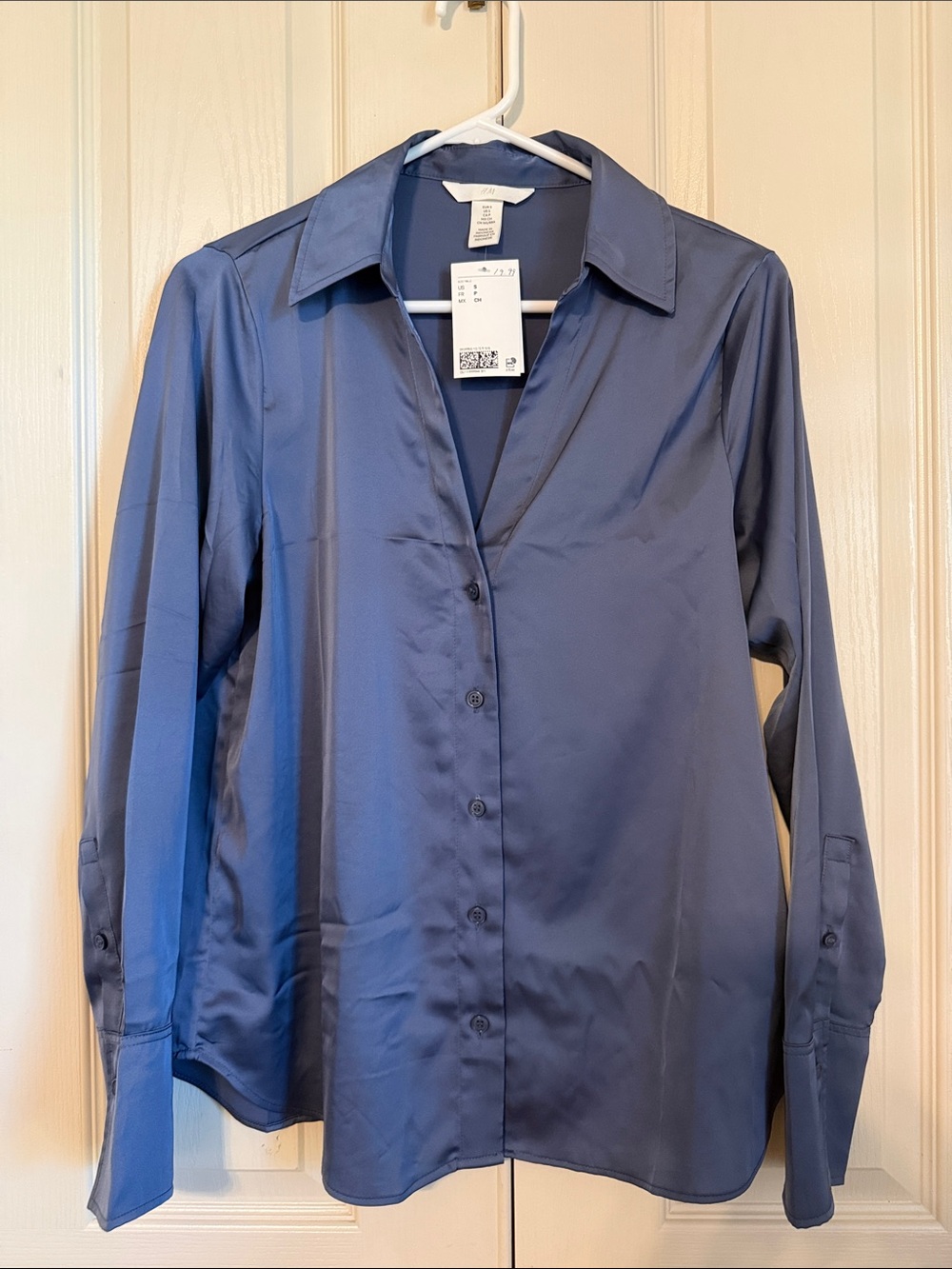 H&M Satin-Like Button-Down Blouse in Blue